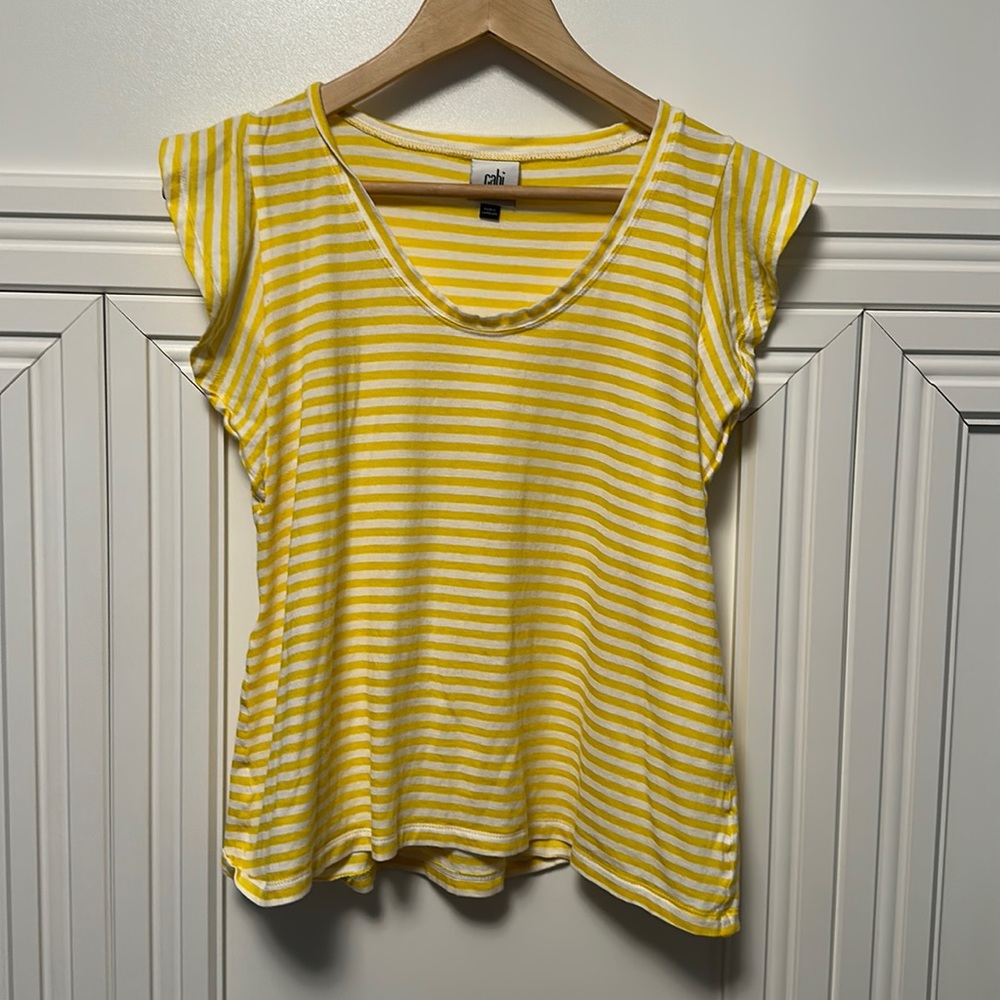 Cabi Daisy Tee, yellow striped with flutter sleeves, S.